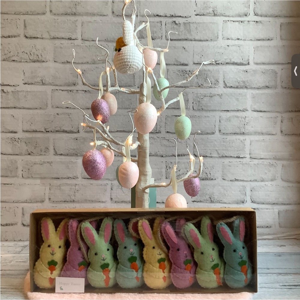 Hoppy Easter 6 Ft. Felt Bunny With Carrot Easter Garland Only